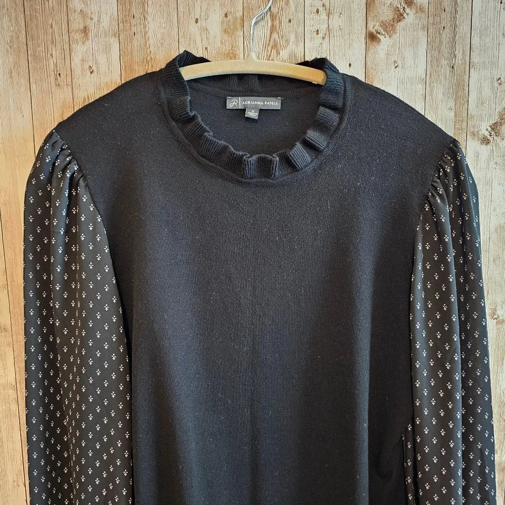 Women's Adrianna Papell Black &‎ White Sweater Size M